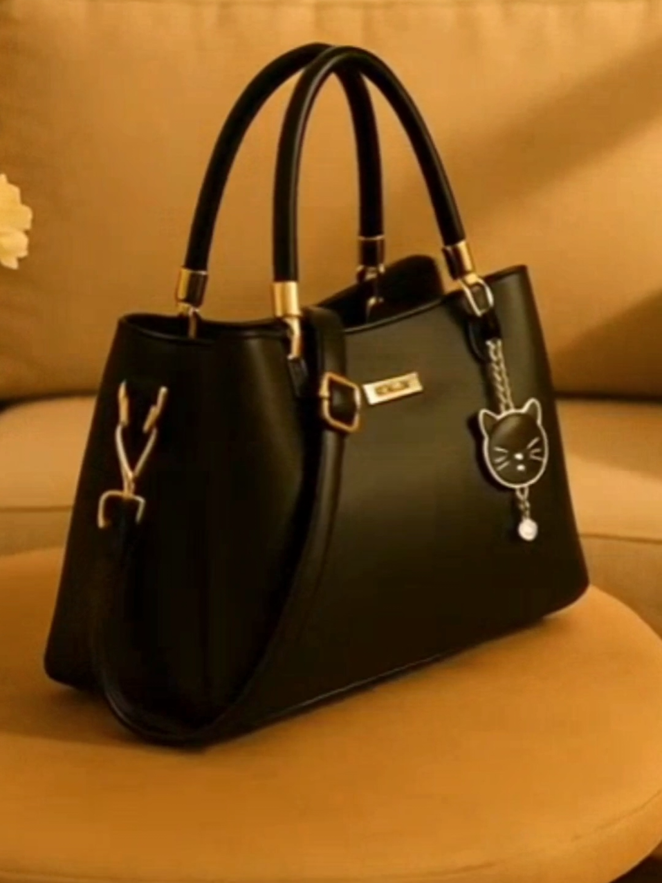 En-ji Hyoju Handbag - Black #tasselempang #kontenAI #ClassyBag #tasbranded 