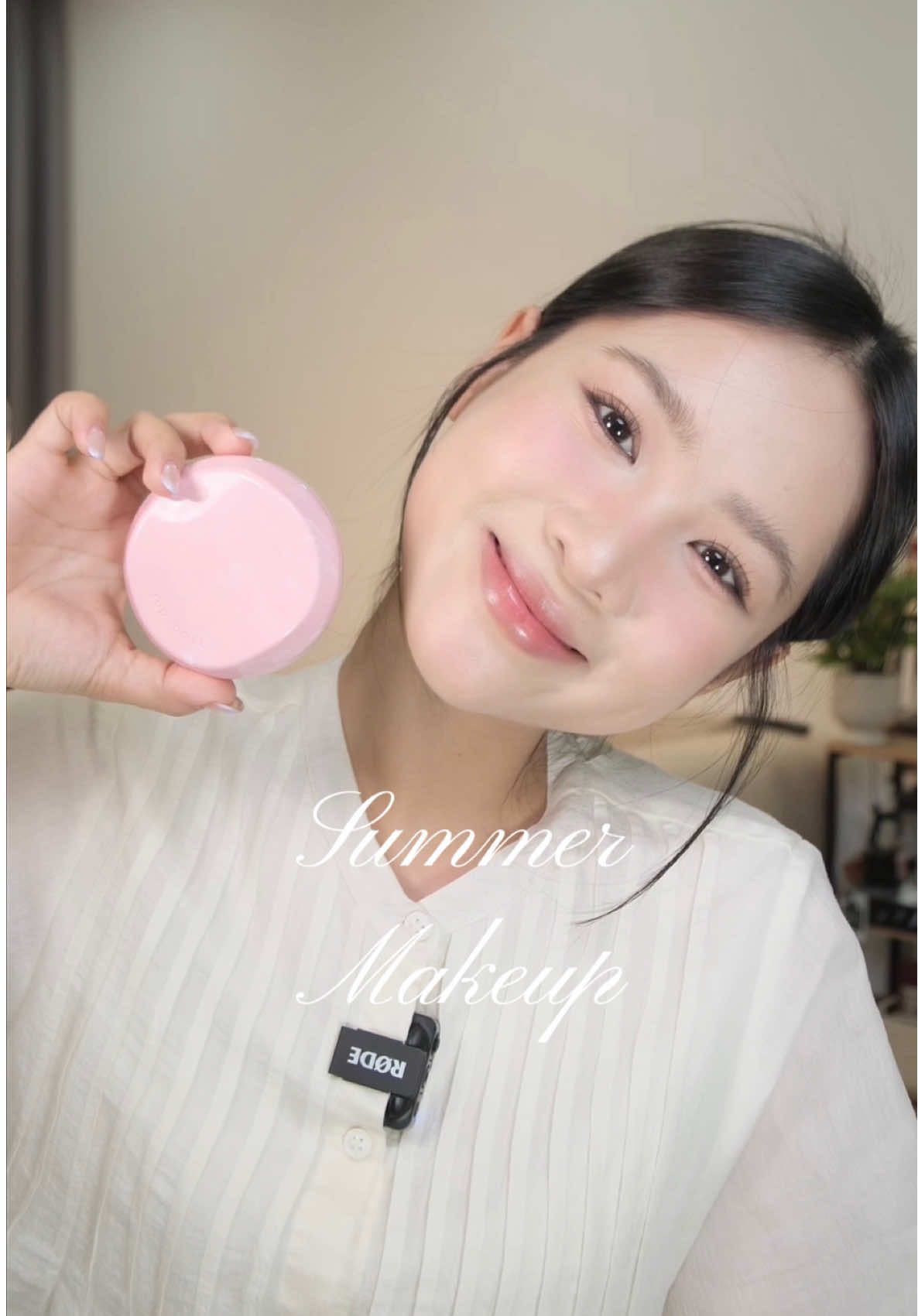 +1 cushion cho mùa hè, có chỉ số chống nắng và che phủ siêu cao. Lần đầu mình đánh nền che phủ cao vậy luôn, vì thường ngày toàn nền mỏng mỏng thui, cơ mà okela lắmmm #freshmattecushion #spfcushion #judydollvn