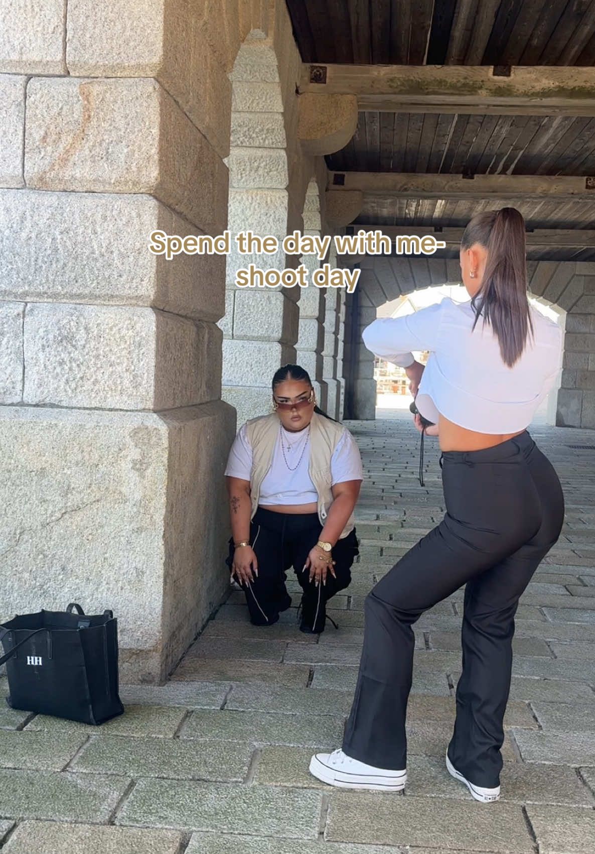 Spend the day with me as a full time content creator- shoot day edition📸 ig- lucyficee 🎥🎞️🏙️🌇 @Honni Hall #foryoupage #fyp #viral #luc #trending #lucyfice #spendthedaywithme #contentcreator #influencer #pictures #outfit 