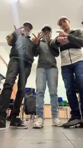 professor atrapalhou o tikoteko😭#fyp #foryoupage #viralditiktok #dancinha #videoviral @Off___77 