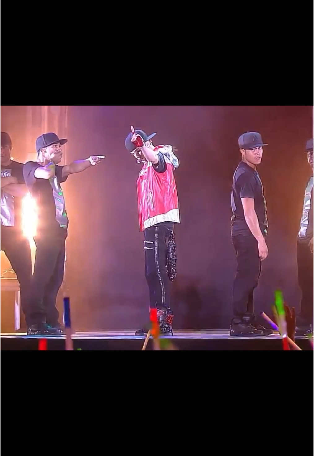 Justin Bieber - One Time ( Live 2011 ) 🥹 #offlixenostalgic_tv #nostalgia #justinbieber #bieberfever #liveperformance #playlist #onetime #throwbacksongs #2011 #xyzbca 