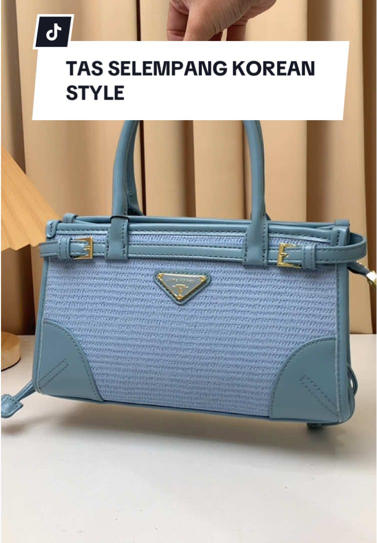 Cantik banget! Modelnya gak pasaran tapi timeless💞😍 so cutieee Kina Bag Jims Honey✨  #kinabagjimshoney  #Jimshoneysurabayastore  #PromoGuncang55 #WIBGajian #FYP -orv