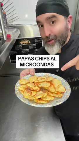 PAPAS CHIPS SALUDABLES AL MICROONDAS #papas #aperitivo #miguelcadiz #carnesyfuegoss #halal #halalfood #vegan 