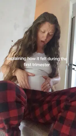 I cannot take the smell of LIFEE 😭 #pregnant #firsttrimester #pregnantlife #fyp 