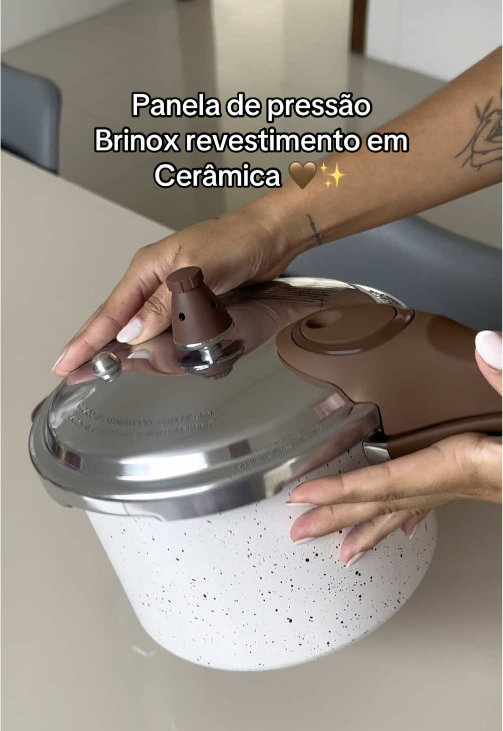 Panela de pressão Brinox revestimento em cerâmica!!  #enxovaldecasanova #morandojuntos #paneladepressao #paneladepressaobrinox 