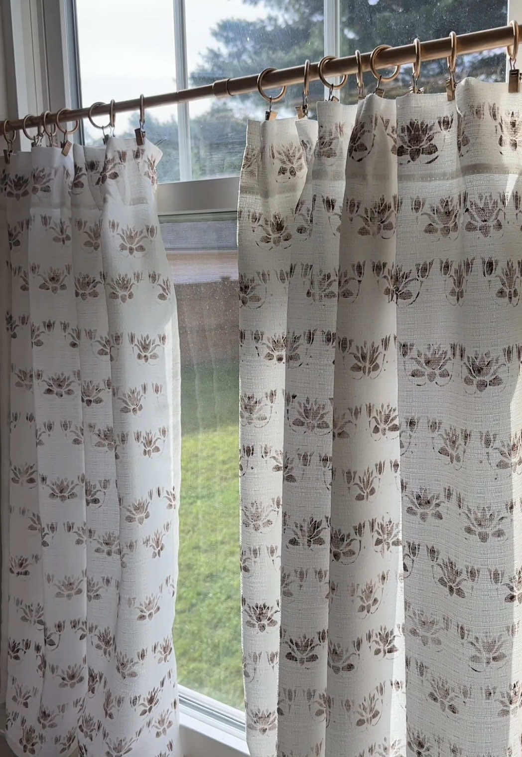 Replying to @Lilly  I got the white curtains, rod, and clips all on Amazon. 🔗 in bio ➡️Amazon storefront ➡️ kitchen  Curtain now comes in pretty prints too!  #cafecurtains #curtains #kitchendecor #windowtreatments #stencil #diyhomedecor #homedecor #homedecorideas 