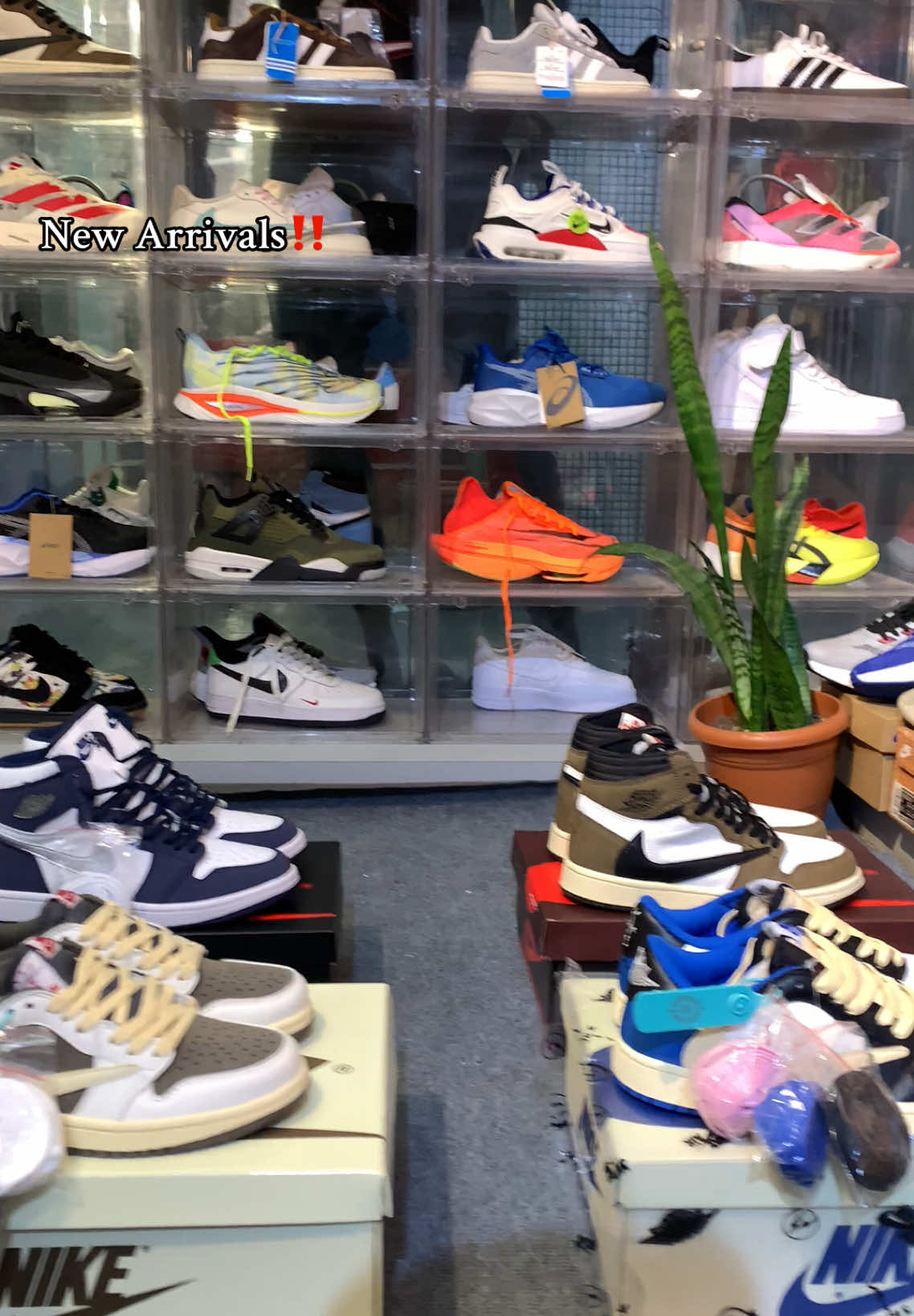 New Arrivals‼️Master Copy‼️Size:39 40 41 42 Dm us for order…#fyp #sneakerhaven #premiumquality #masterquality #deliveryallovernepal🇳🇵 #kathmandu #sneakers 