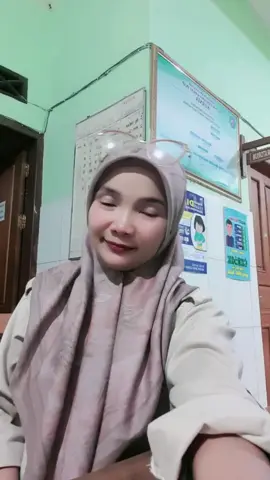 bilang sama papah mamah @aisyar_page 