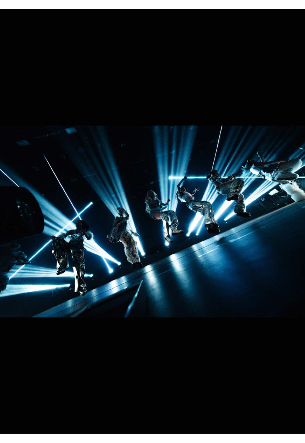XG - MILLION PLACES (Official Music Video) 🎥https://youtu.be/c5Fc6r4A9d8 Special Website https://xg-millionplaces.com/ Streaming/Download   https://XG.lnk.to/MILLIONPLACES #XG #MILLIONPLACES #XG_MILLIONPLACES #XGALX 
