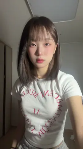 무센트크롭반팔 입고 번따 당한 썰 푼다