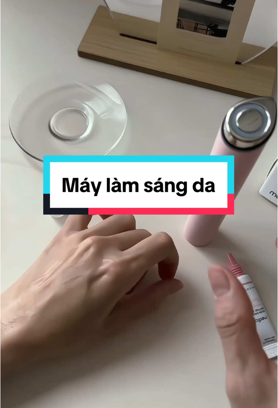 Ẻm booster pro mini xinh xinh nhỏ nhỏ cưng xỉu 🫶🏻 đồ của Medicube k mê sao được :))) #xuhuong #reviewlamdep #medicube #boosterpromini #agerboosterpromini 