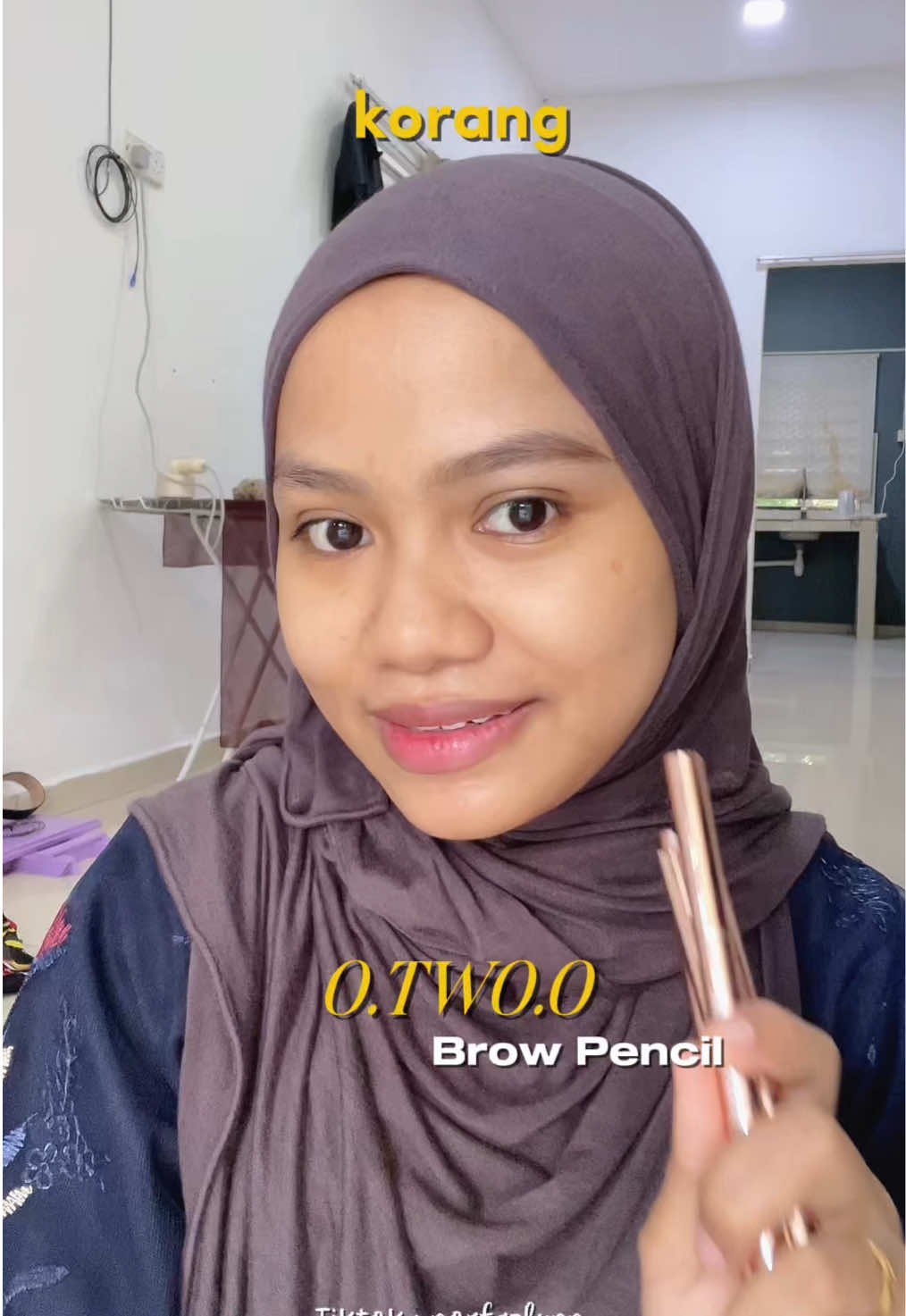 Replying to @💅🌻 alyn takdelah pandai lukis kening sangat tapi pakai brow pencil from @O.TWO.O Beauty ni memang best tau  #browpencil #browpencilreview #otwoo #otwoomy #otwoobrowpencil #makeup #makeuptutorial 