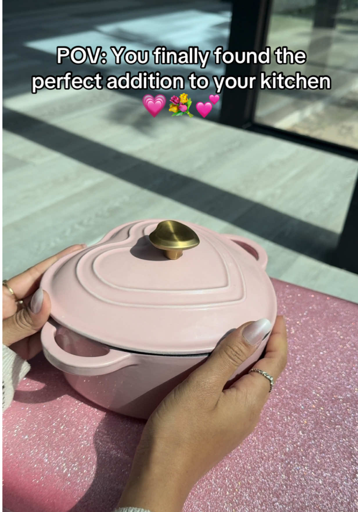 Perfect for an iconic kitchen glow-up💕✨ #parishilton #parisproducts #pinkproducts #pink #pinkkitchen #aesthetic #dutchoven #parishiltondutchoven #pinkaesthetic 