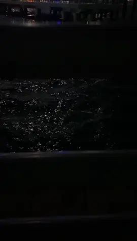 بحر وهدوء وقهوه وليلة قمر وجلسه وحدانيه اضن مافيه اجمل من كذا🫰🏻🌕 ٪#تصويري📸 #جدة #اكسبلور 