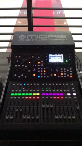 On GKS🫡#viraltiktok #fyp #soundsystem #focusaudioblitar #audioprofesional #midasconsoles #blitar24jam #masukberandafyp #lewatberanda #xybca 