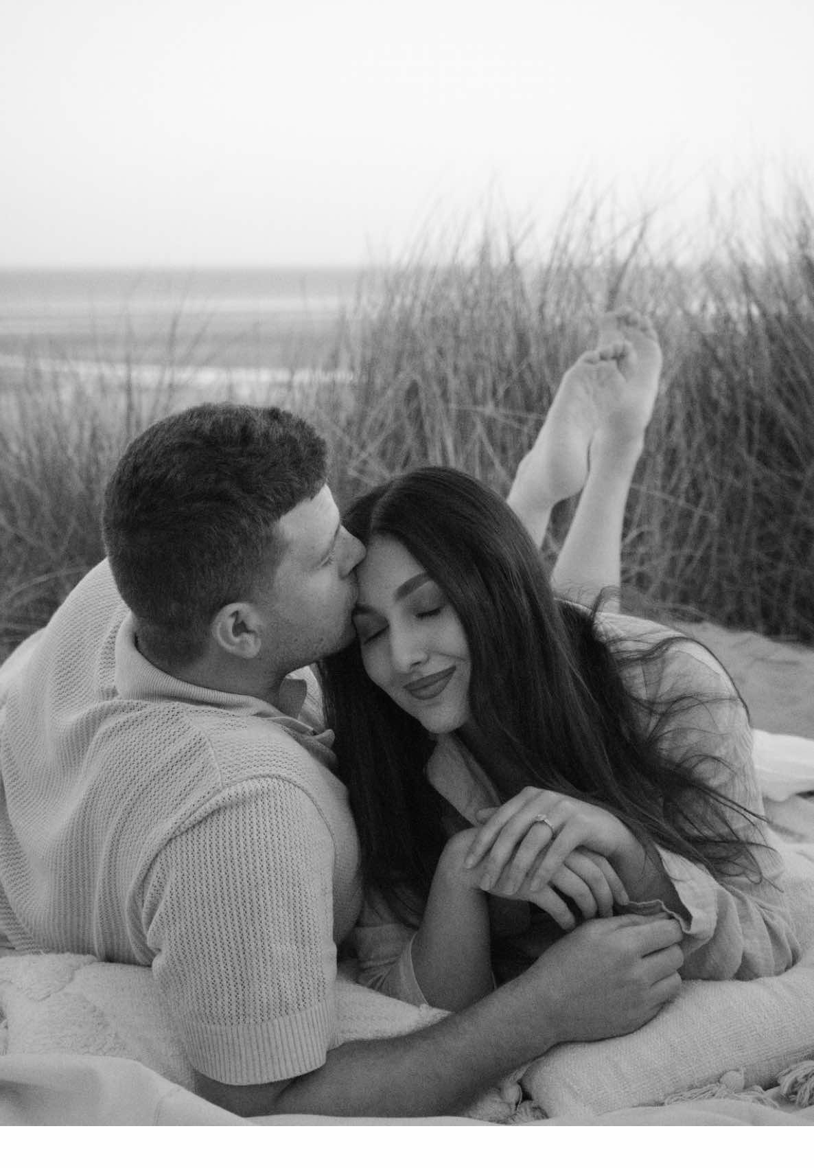 Just us on the beach, and no stress✨🕯️ . . . . #couplegoals #couplelove #romanticcouples #beach 