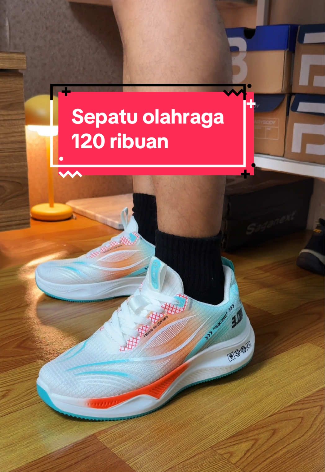 Sepatu olahraga buat cowok , sepatu running, sepatu jogging  #sepatuolahraga #sepaturunning #sepatulari 