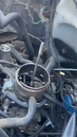 Carburetors and air brakes. Oh #Toyota, How I miss you sometimes. #wackywednesday #maintenance #automotiverepair #mechanicsoftiktok 