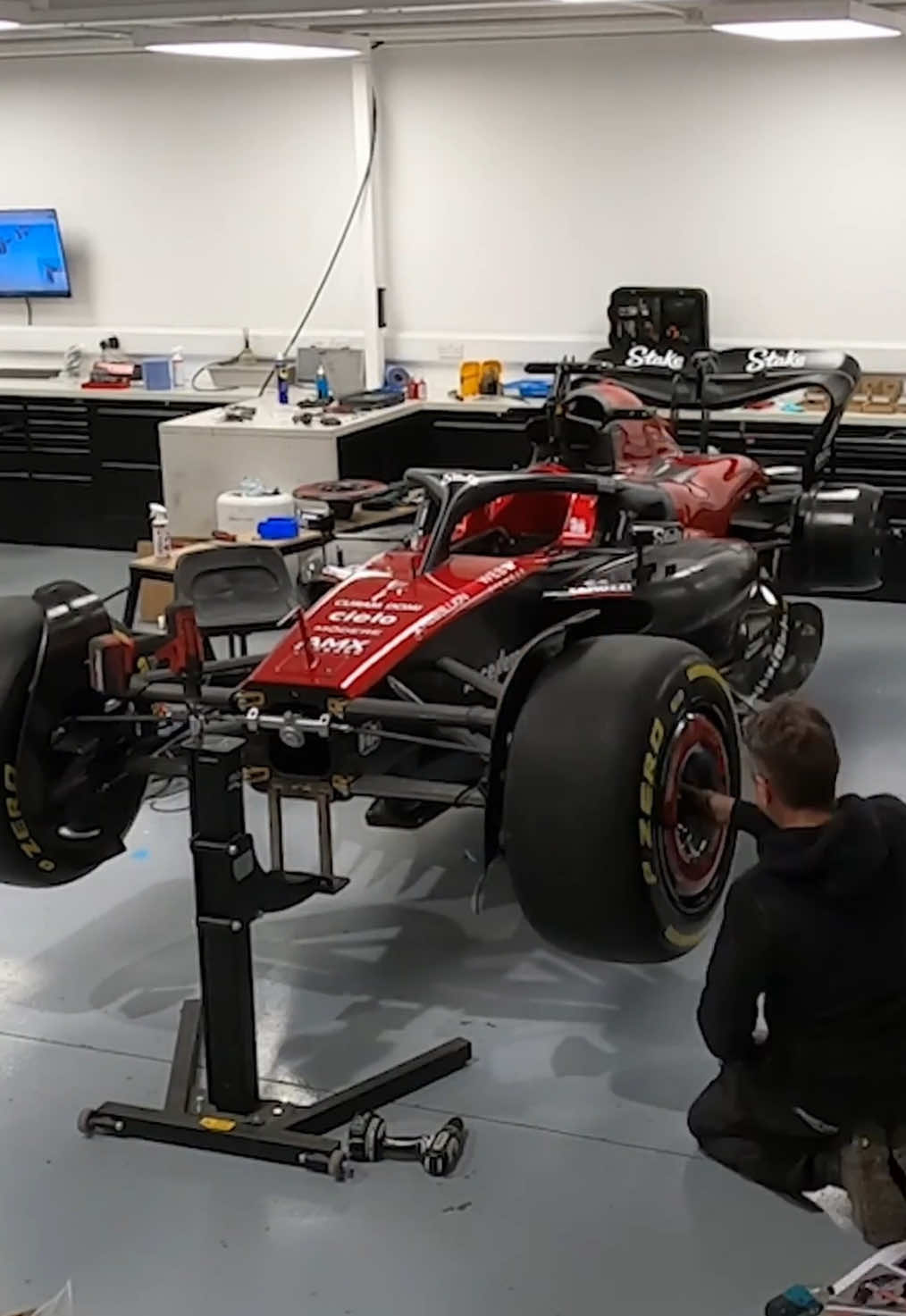 Have you ever wondered how the expert team here at Memento Exclusives build our stunning show cars? Here is a brief look into the process!   We built this Alfa Romeo F1® Team Stake C43 Official Show Car, the successor of the C42 driven by Valtteri Bottas and Zhou Guanyu for the 2023 season - the last season where the Alfa Romeo brand featured in F1⁣.   #F1 #AlfaRomeoF1 