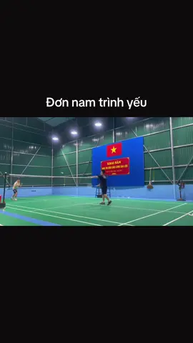 Đơn nam trình yếu +#caulong #badminton #xuhuong #caulongphongtrao #doinamnucaulong #trickshots 
