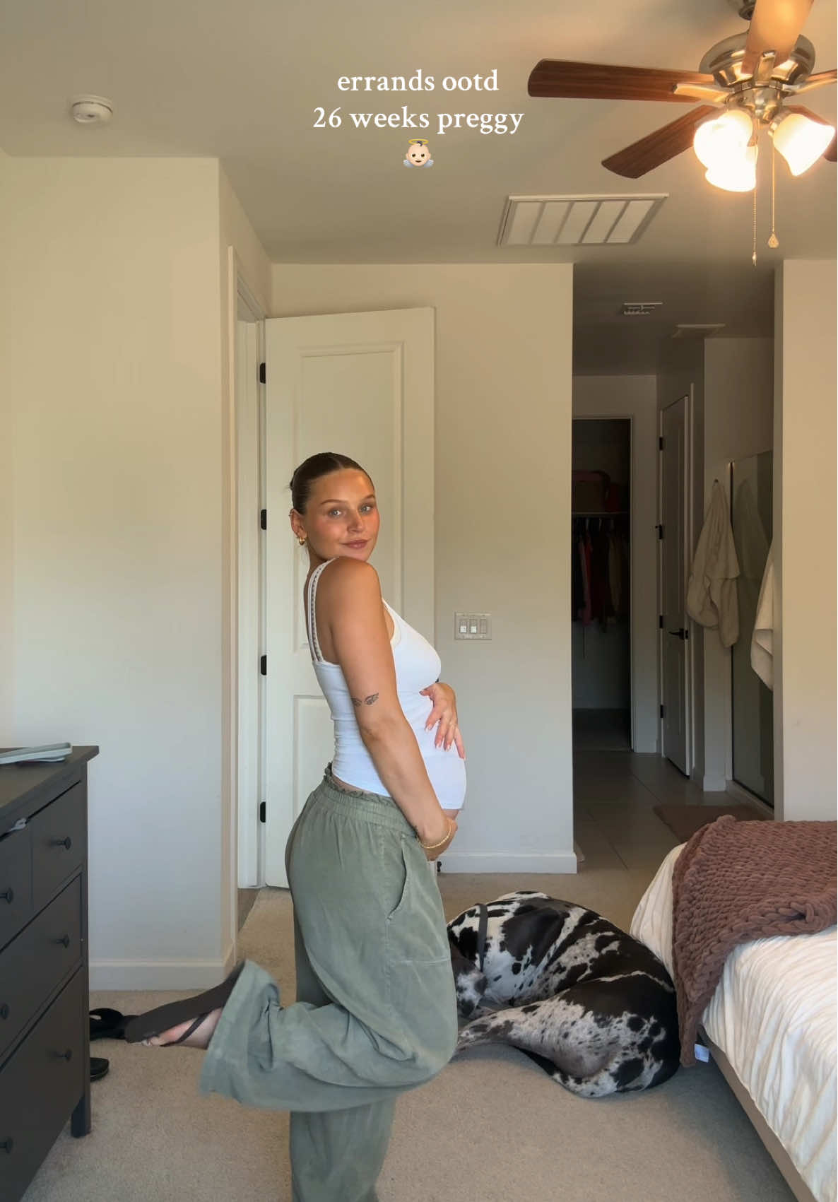 cute but comfy #fyp #pregnant #26weekspregnant #OOTD #pregnantstyle #dressingthebump 