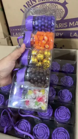 Hampers mawar ungu