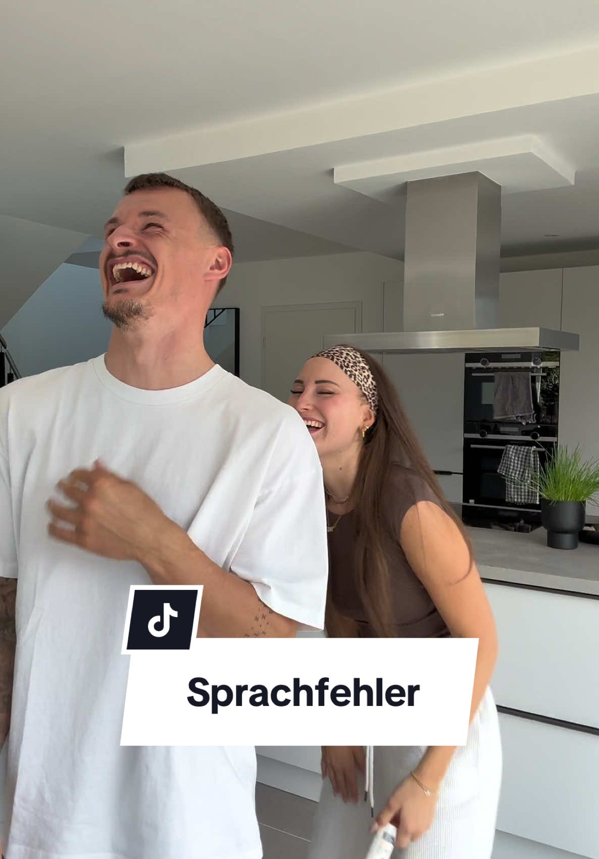 ANZEIGE | behind the scenes @NIVEA DE - deutsche Sprache, schwere Sprache 😂😂 #couple #couplecomedy #Relationship #boyfriend #girlfriend #funny #comedy #fyp #niklasundgreta @Greta @niklas.sz7 