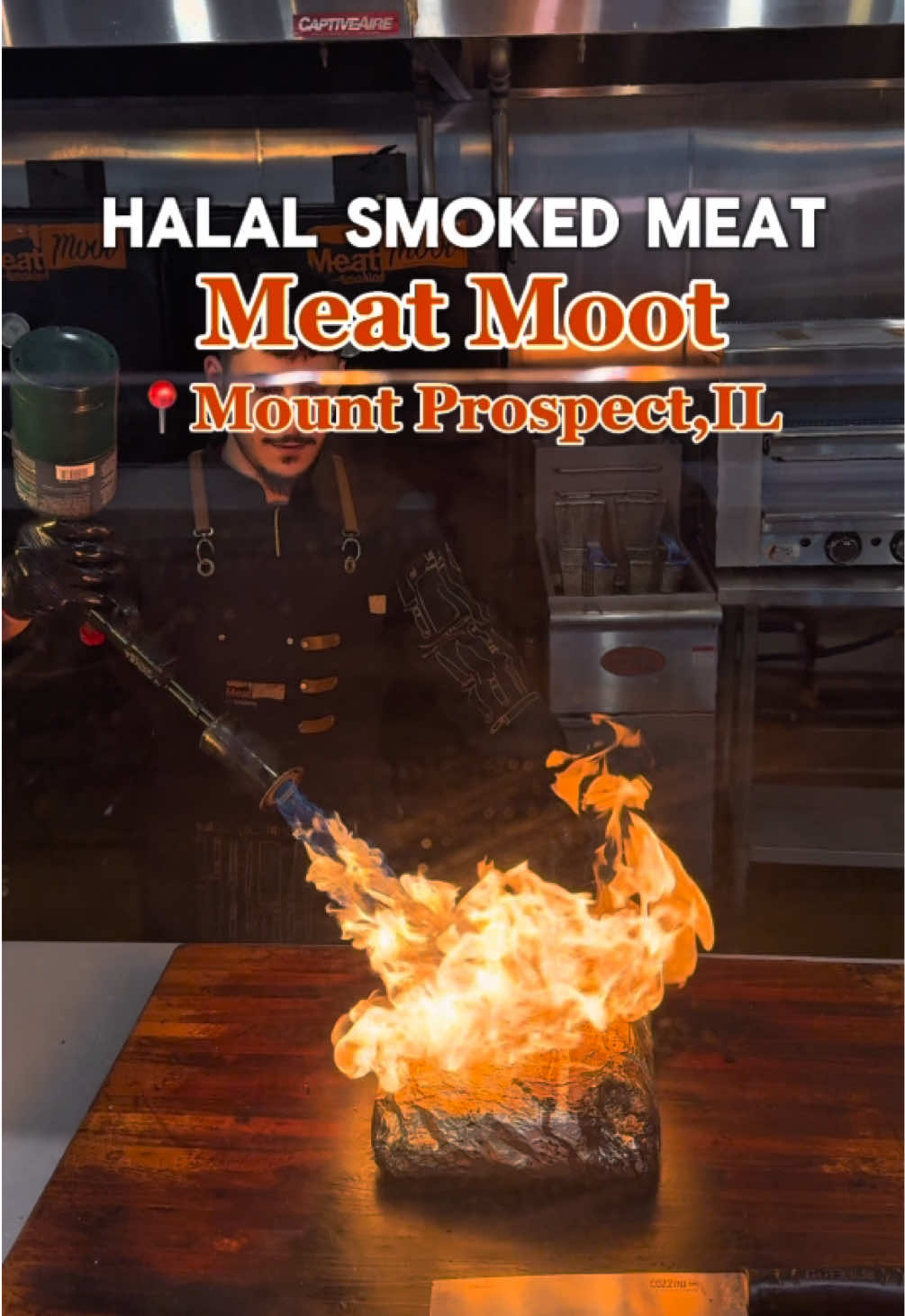 Smoked to perfection and served with a show—@Meatmoot Midwest turns your meal into a fiery, flavor-packed experience. Watch it all happen right in front of you 🔥  📍Check out their newest location in Mount Prospect, IL!  • • • #chispotlight #foodinchicago #chicagofoodie #chicagoeats #chicagofoodguide #illinoisfoodie #eatillinois #chicagohalal #chicagohalalfood #meatmoot #meatmootchicago #smokedmeat #smokedmeatchicago #beefbrisket #mountprospectil #grandopening #viral #chicagobrisket #bbqlovers #foodwithashow 