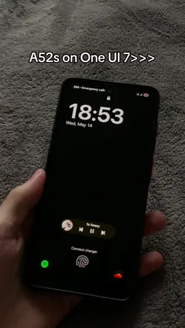 I'm too lazy to set a nice wallpaper so black it is lmao #samsung #samsunggalaxya52s5g #samsunggalaxy #oneui #oneui7 #techtoker #techtok #Tech #foryoupage #fyp #dc #dlaciebie #viral 