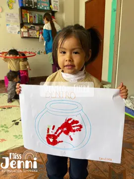 A través del juego aprendemos dentro - fuera ✨🤗#estimulaciontemprana #aulamontessori #maestrasdetiktok #guarderia #prekinder #maestradepreescolar #paratii #paratiiiiiiiiiiiiiiiiiiiiiiiiiiiiiii #fypシ゚ 