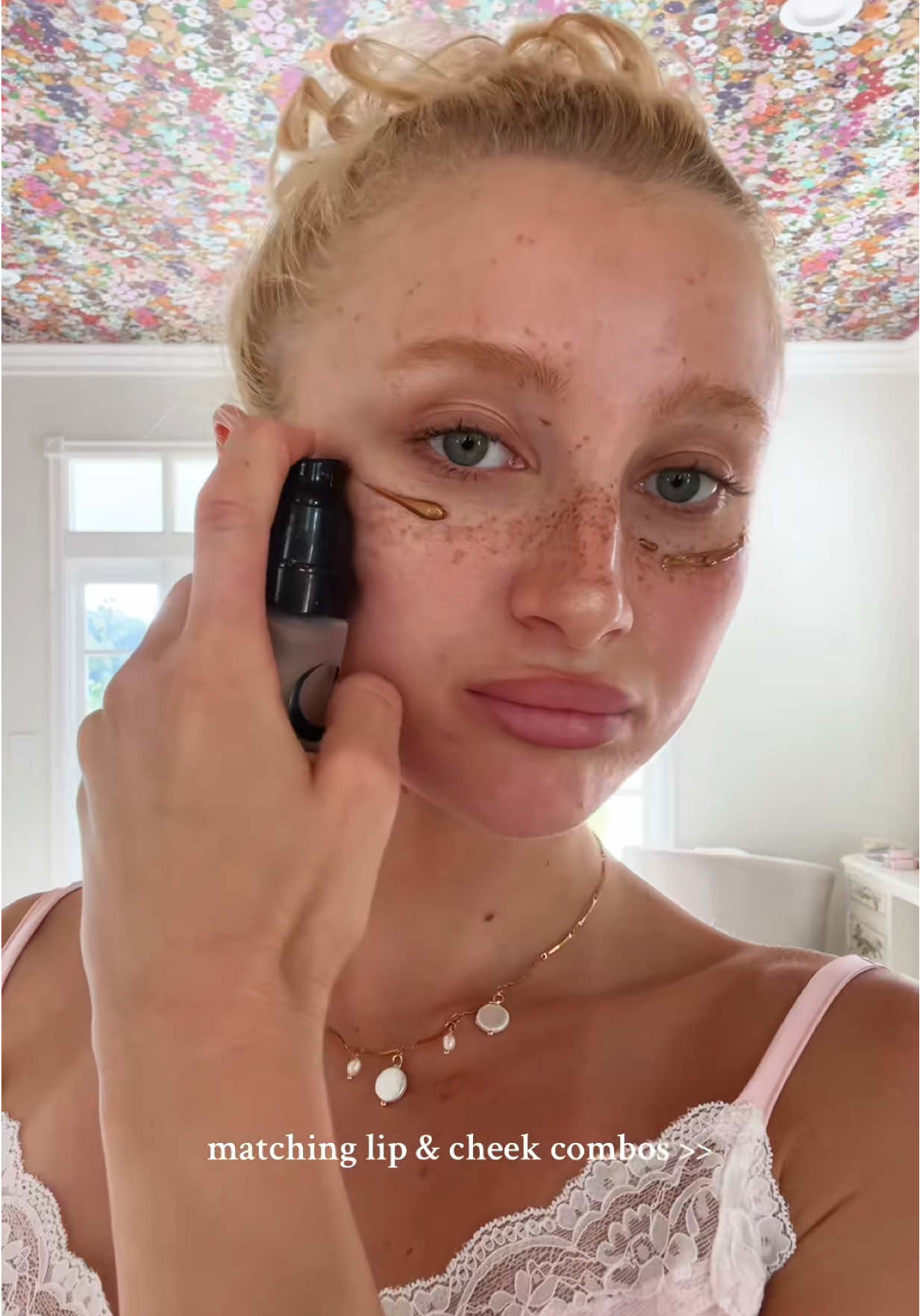New summer monochromes are here 💗  @✭ sky ✭ tries all three new Dew Blush + Glossybounce pairings: ✨ Lady + Bubble (nude mauve) ✨ Flirty + Burst (watermelon) ✨ Hottie + Splash (papaya) #saiedewblush #saiebeauty #saieblush #summermakeup #saieglossybounce 