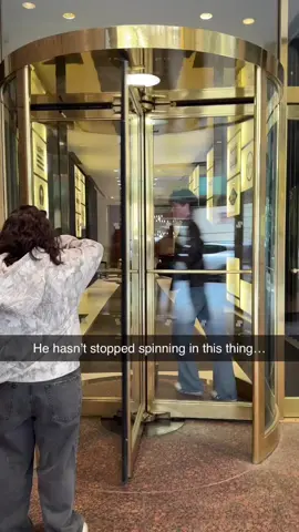 He just keeps spinning round and round #newmusic #cinematic #popmusic #willlinley 