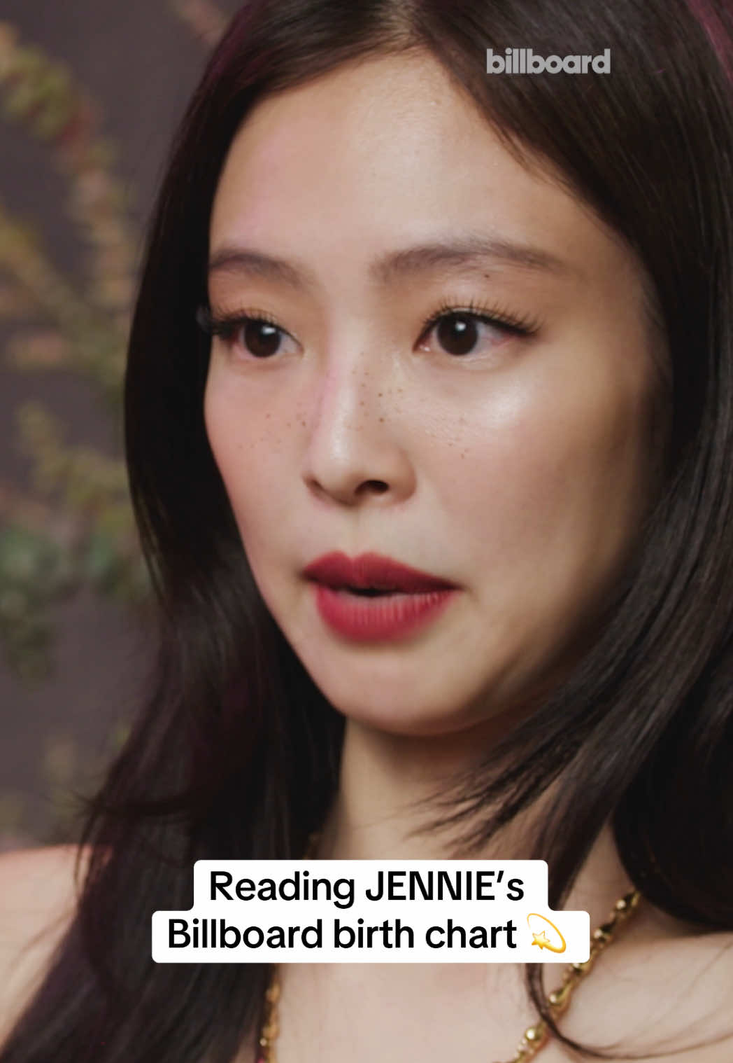 What's on @JENNIE’s Billboard birth chart? Watch as Drew Afualo reveals her sun (the #Hot100 No. 1 song on her birthday), moon (the #Billboard200 No. 1 album on her birthday) and rising (her highest Billboard chart placement) while backstage at #BBWomenInMusic. 💫 #astrology #capricorn #jennie #blackpink #interview 