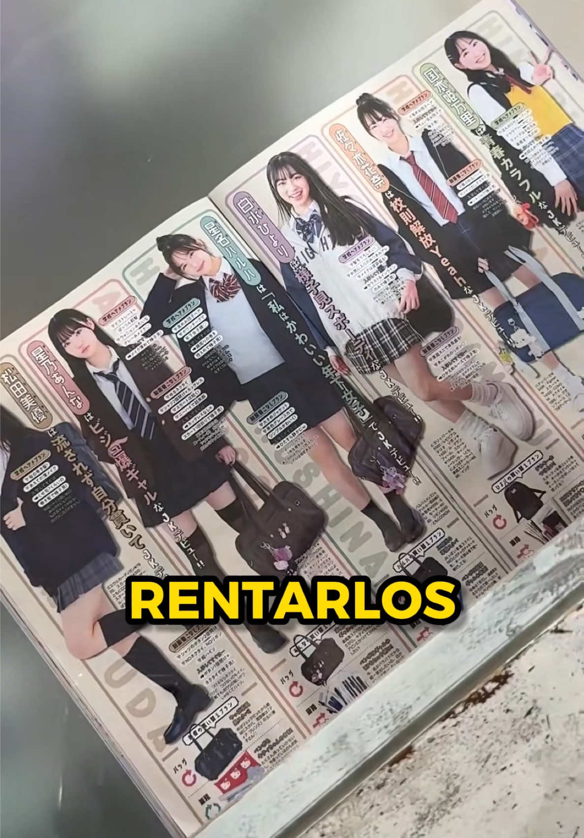 En Japón, muchas chicas siguen usando uniformes escolares como parte de su estilo. No es cosplay, es una forma de expresarse con moda kawaii 💖🎀 #japon #curiosidadesjapon #vivirenjapon #viajarajapon #japonizados 