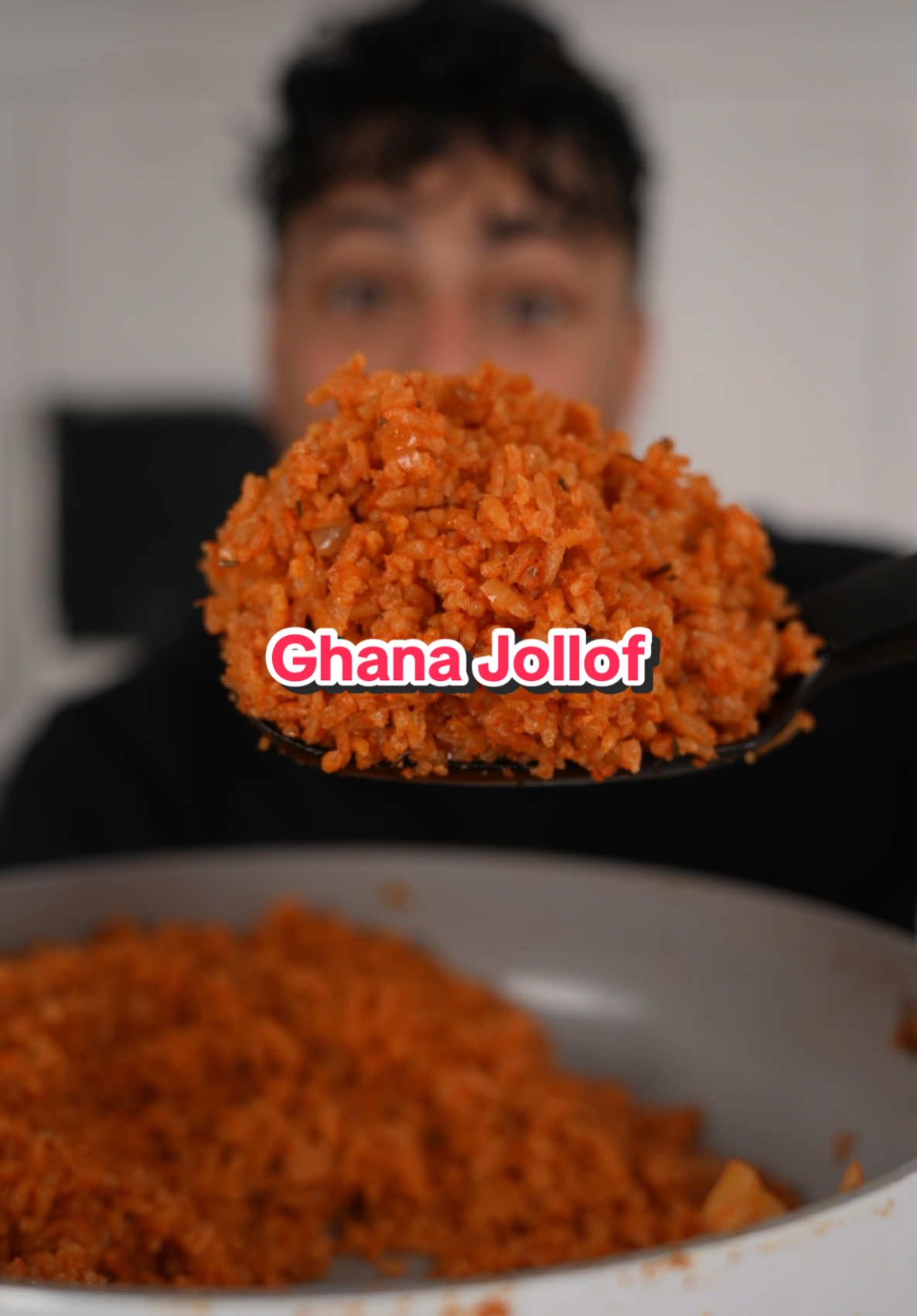 Ghanaian Style Jollof Rice 😩  I am NOT saying Jollof rice is from Ghana! Jollof is a West African staple but originates from Senegal! This is just inspired by the cooking methods and ingredients used in Ghana 🤲🏽 