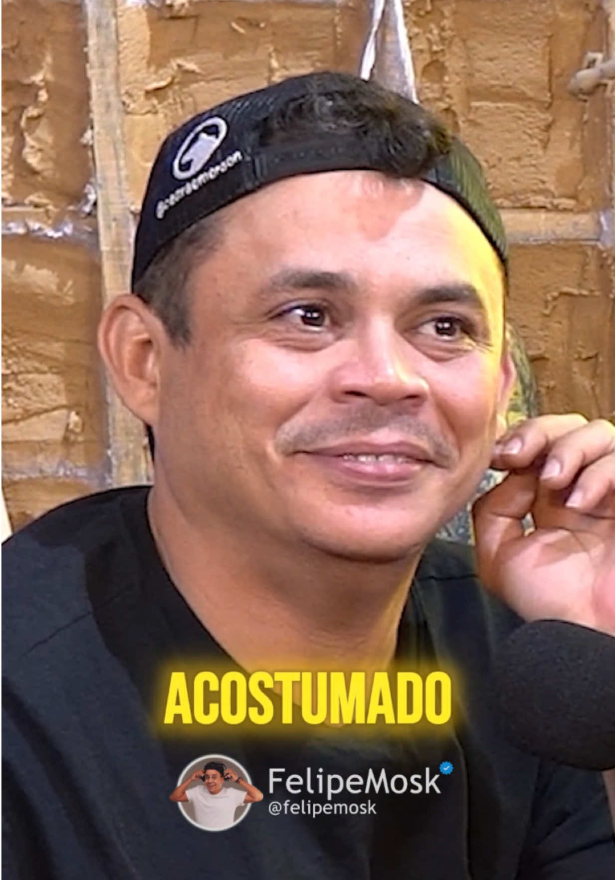 “O Pequeno aprendiz” 🥰 -Assista completo no YouTube 🚩 • • #humor #comedia #podcast #standup #conversa #comedy #comedy #magia #podcaster 