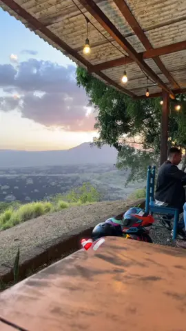 ❤️‍🩹 #remolinos #perrozonpopo #nicaragua🇳🇮 #atardeceres🌅 #letradecanciones #masaya #guerita #paisajes #paratii #vira 