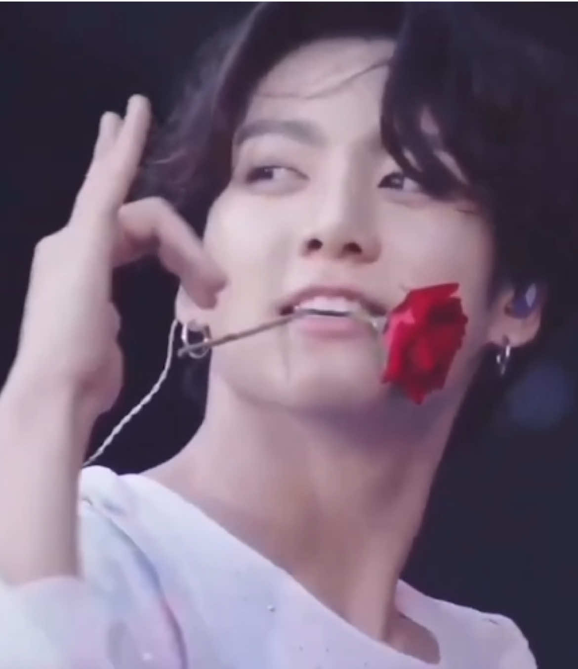 البسو سماعات قبل لاتشوفونه 😓  #jungkook #explore #مالي_خلق_احط_هاشتاقات #اكسبلور #جونغكوك #جكز #تايكوك #bts #بتس #jk #جونغكوك_ستان #bts_official_bighit #btsarmy #taekook @AbjkMRstY 
