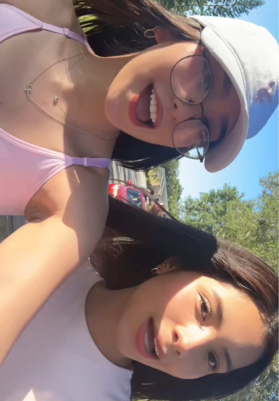 Las lindas con las lindas, tengo unas amigas demasiado hermosas 🤭💅🫶 @Isabella 🇨🇴  #fyp #wassup @baby miko #🇨🇱 #🇨🇴 
