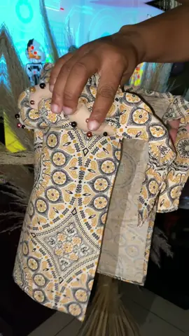 Here’s a beaded full Lazy-doek for only R400. Without beads it’s R330. Courier is R90. WhatsApp me on 0799424091 to place your order 