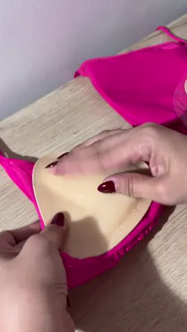 Perfect ngayong summer lalo na sa mahilig mag beach diyan! Must have talaga to lalo na if gusto mo ng instant push kung di ka biniyayaan 😅 #pushuppad #vidaswimwear #swimsuit #pushupbra #stickybrainserts 