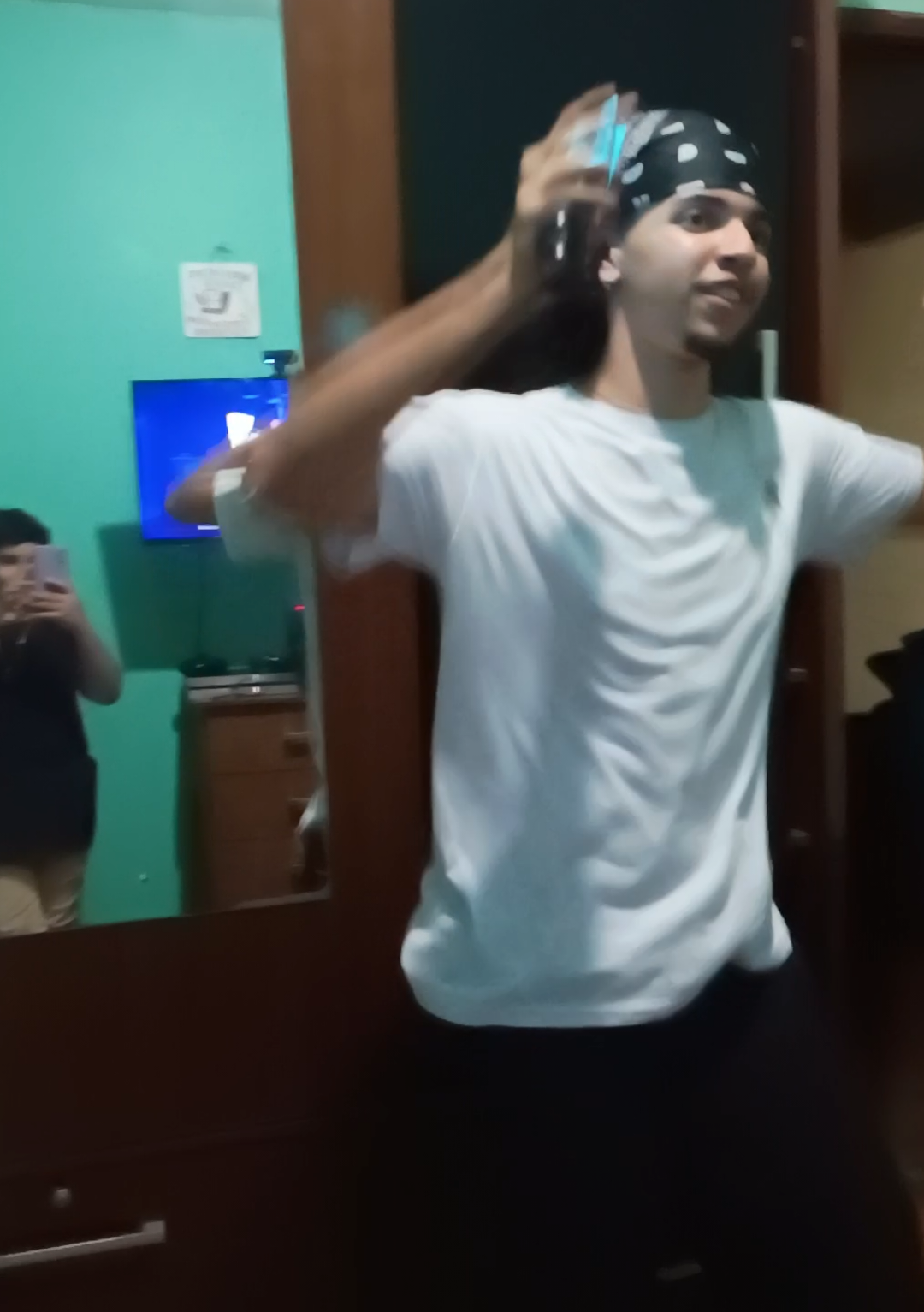 Urgente! @Catholic Nerd 🇻🇦 é pego no flagra requebrando o esqueleto🫵🏻💀🫨#fyyyy #fy #fyp #catholicnerd #nerd #querodancarcomvocê 