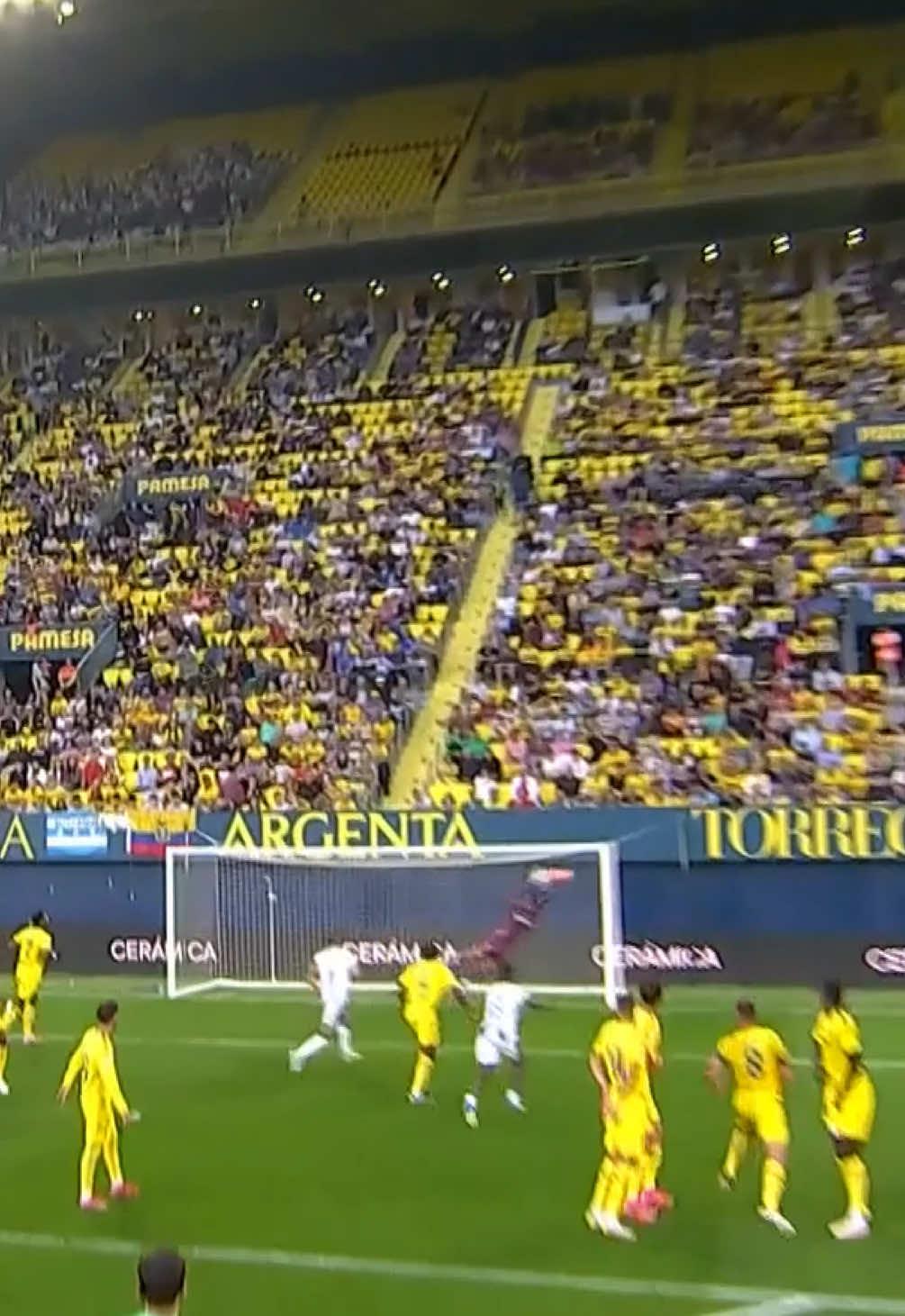 😮🧤🧱 #LALIGAHighlights #LALIGAEASPORTS #DesenlaceLALIGA #DeportesEnTikTok 