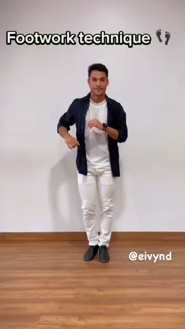 ➕Follow ♥️ @salsa.dancelover.tv for the best salsa video and some surprises 💎 owner : @melodybachatera 👠Partner for dancing shoes @danceshopmelimelo ↔️ www.danceshop-melimelo.fr @eivynd Este truco es esencial para hacer un buen “Cross over” o cualquier cruce de pie que requiera velocidad!!😉 1. El peso debe estar sobre la punta de los pies. 2. Cruza los pies sobre una única línea con pasos cortos. 3. La rodilla y pie de delante deben apuntar hacia el frente. 4. La rodilla y pie de atrás se rota hacia afuera por la rotación de la cadera, esto sin alterar el pie de delante. 5. Para hacer los cruces hacia atrás el pie pisa abierto directamente. #salsatips #footwork #salsatechnique #footworktechnique #eivynd #salsaclasses #salsapasoslibres #salsadancing #crossover #aprendesalsa #salsatutorial