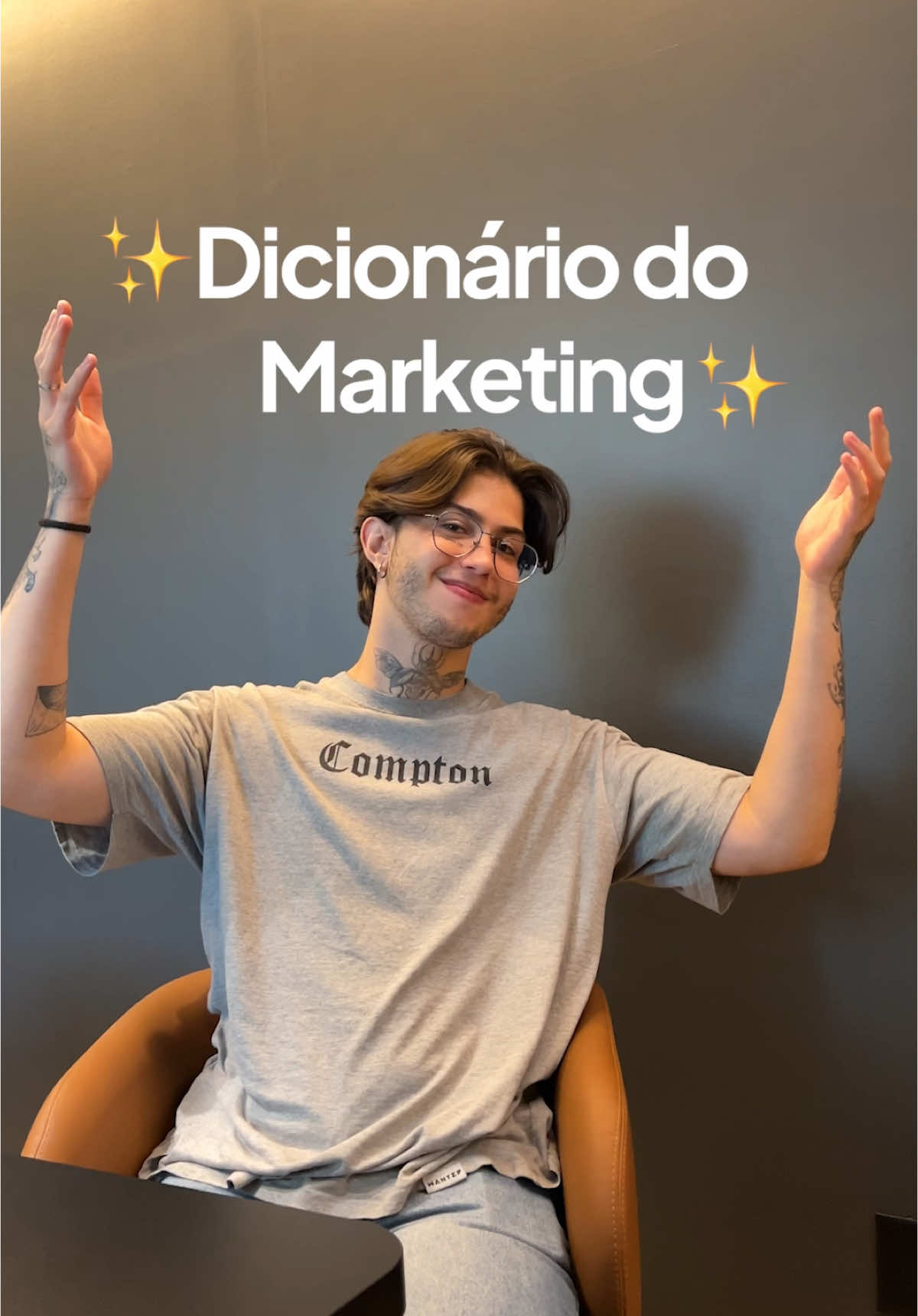 tem palavra do marketing que parece nome de feitiço... mas e se a gente falasse tudo do jeitinho dymus? 🤓✨ #dymusmarketing #dicionário #marketing #socialmedia