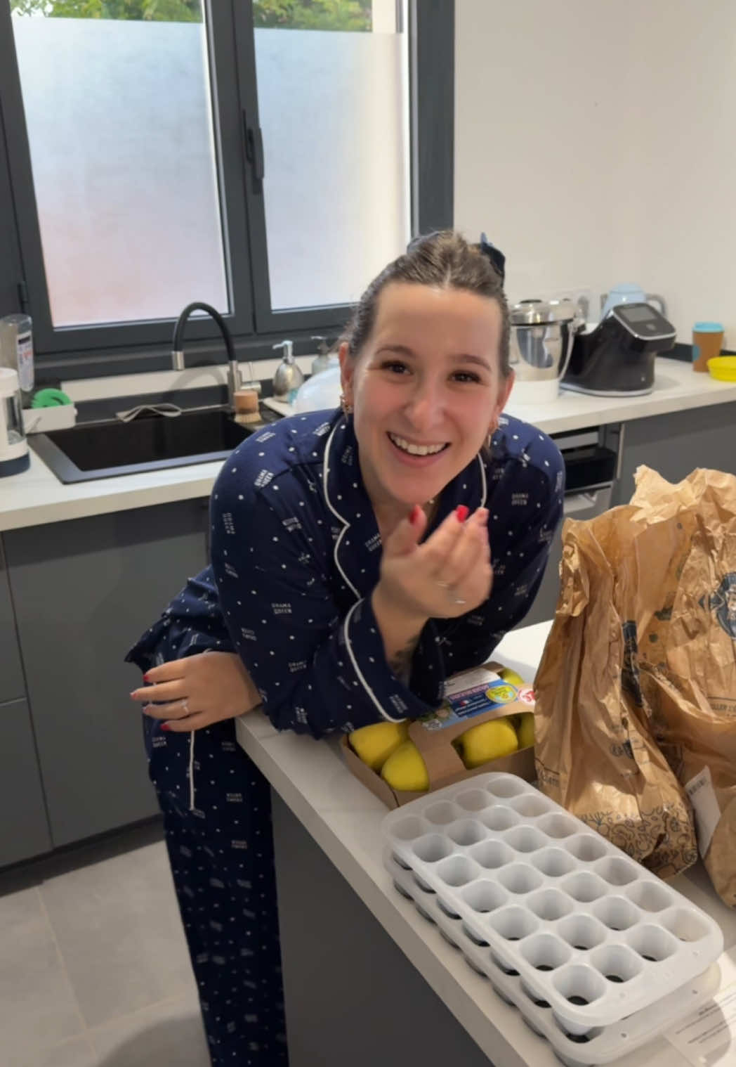 Bientôt la diversification pour Mïa 🥰 @Laure Brnt #amour #laure #couple #bebe 