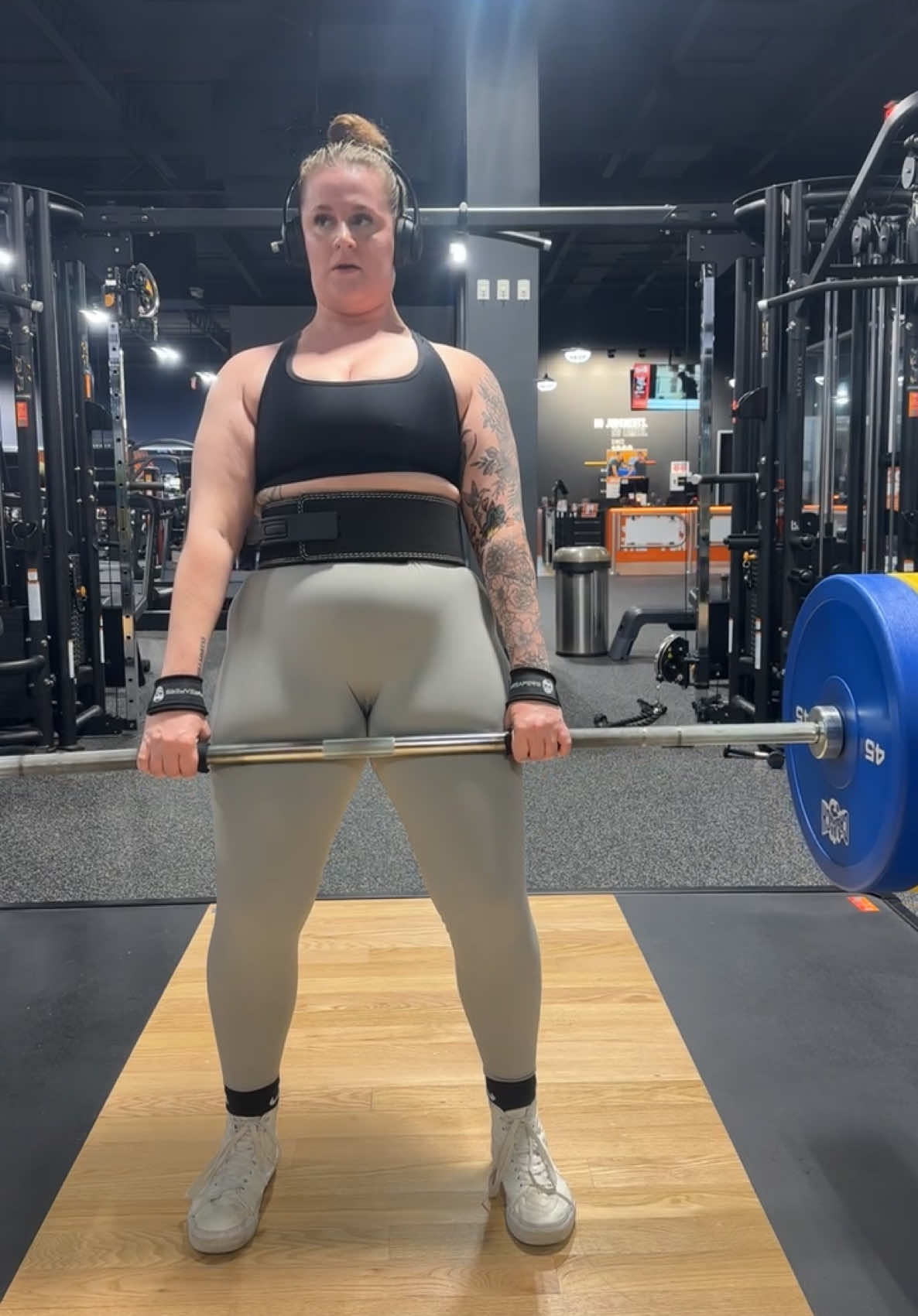 New PR of 205lbs 🤪 #fyp #trending #viral #gymmotivation #gym #gymrat #flexing #gymflex #crunchfitness #contentcreator #workoutwithme #gymgirlsoftiktok #fypシ 