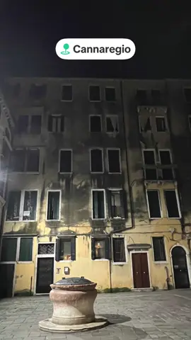 🇮🇹 11/04/2025 Ghetto de Venise (Cannaregio). Non loin de l'hôtel se trouve le quartier de Cannaregio avec le Ghetto juif de Venise. Créé en 1516, c'est le plus ancien ghetto du Monde. Les portes étaient fermées la nuit, jusque à l'arrivée de Napoleon en 1797. Not far from the hotel is the Cannaregio district, home to the Jewish Ghetto of Venice. Created in 1516, it is the oldest ghetto in the world. The gates were closed at night until Napoleon's arrival in 1797. Non lontano dall'hotel si trova il sestiere di Cannaregio con il Ghetto ebraico di Venezia. Creato nel 1516, è il ghetto più antico del mondo. I cancelli rimasero chiusi di notte fino all'arrivo di Napoleone nel 1797. #venise #ghetto #ghettojuif #venezia 