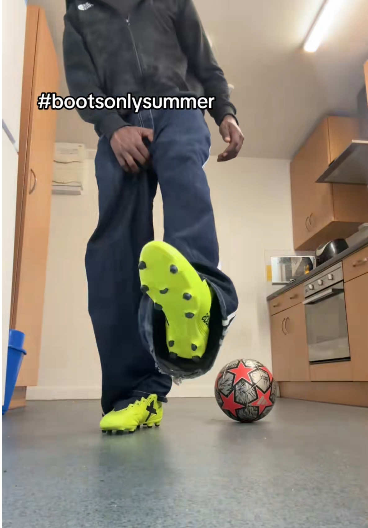 Botas de futbol para caminar por la calle #bootsonlysummer 