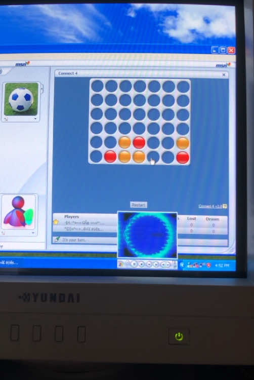 MSN Messenger Games! #2000s #00s #msnmessenger #windowsxp #windowsmediaplayer #millenialnostalgia #y2k #early2000s #crtmonitor #msn #2000scomputer 
